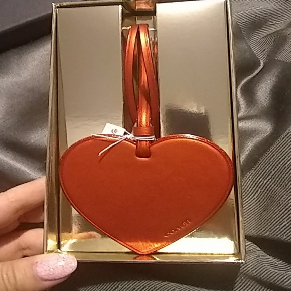 Coach decorative heart tag - Picture 3 of 4